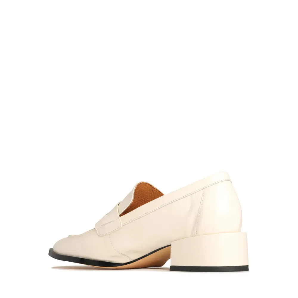 EOS 'Cass Loafer' - Bone