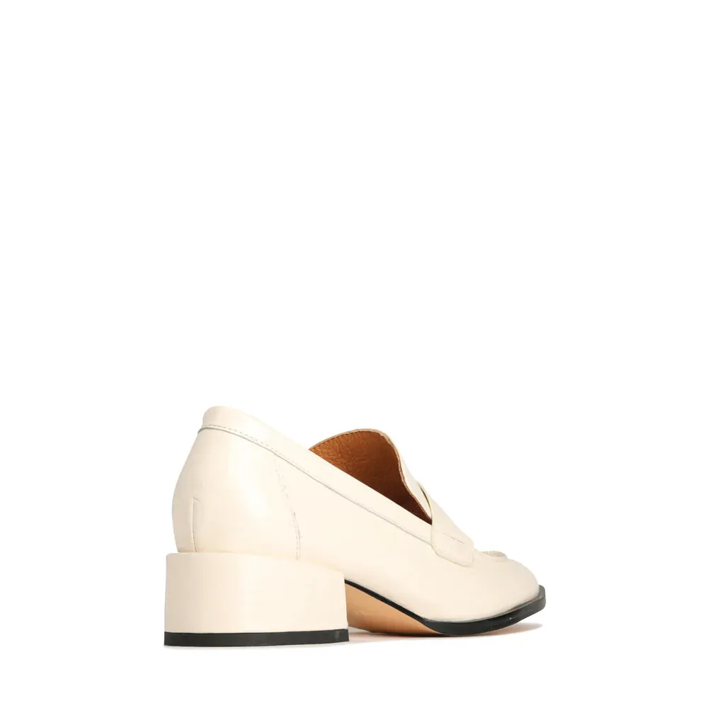 EOS 'Cass Loafer' - Bone