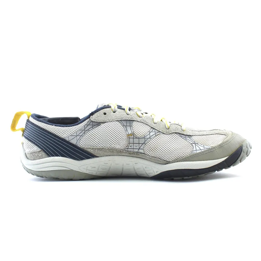 MERRELL ROAD GLOVE