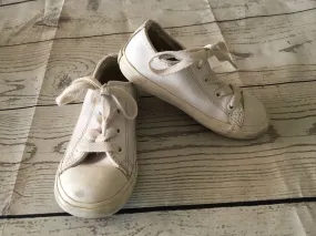 Size 9 Converse Trainers