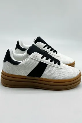 WOMENS GUM LAYRED SOLE THREAD DETAIL PLATFORM TRAINERS IN WHITE/BLACK