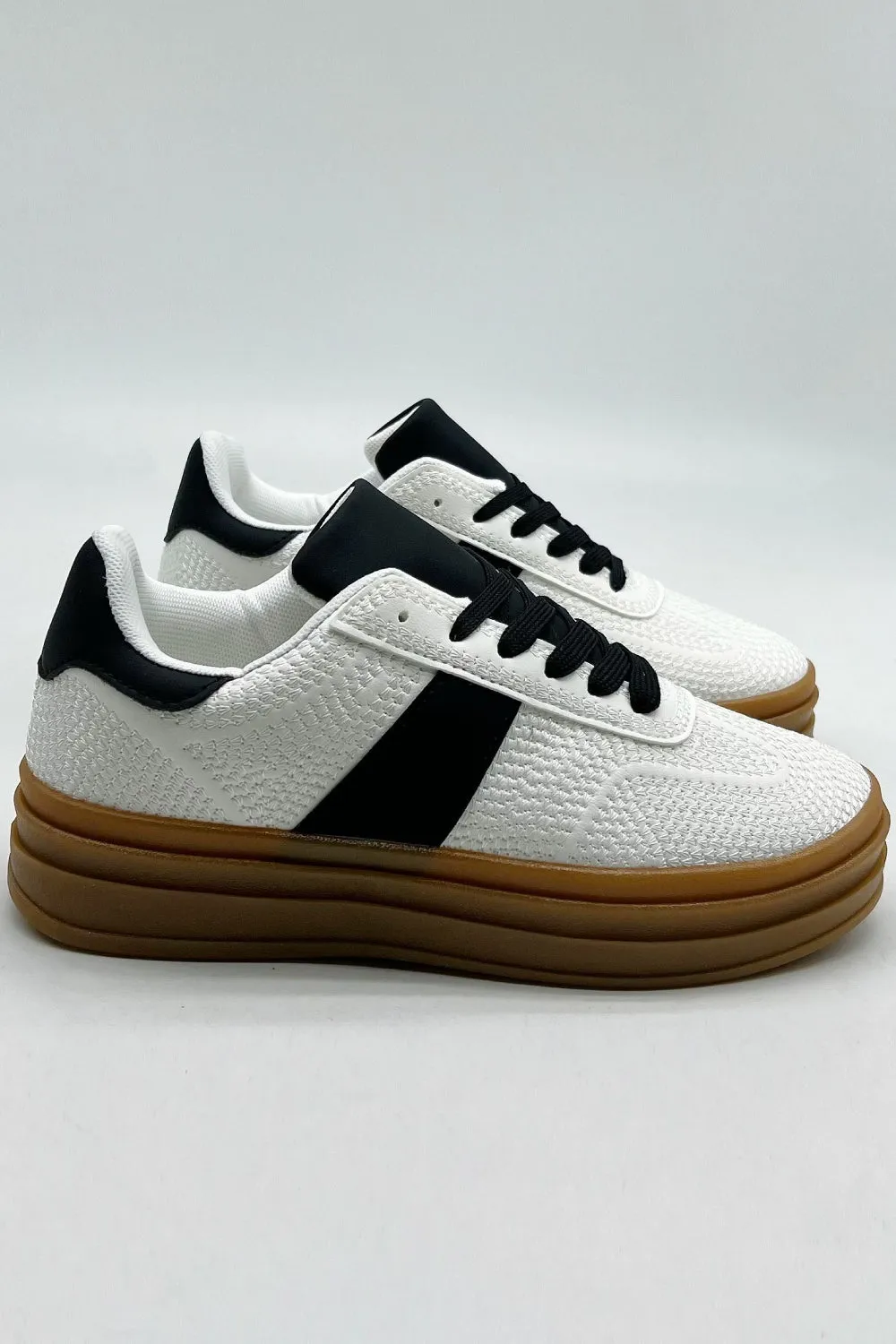 WOMENS GUM LAYRED SOLE THREAD DETAIL PLATFORM TRAINERS IN WHITE/BLACK